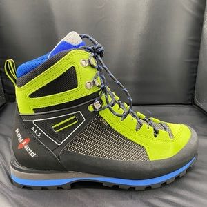 KayLand Goretex Hiking Books. Vibram Soles. Color